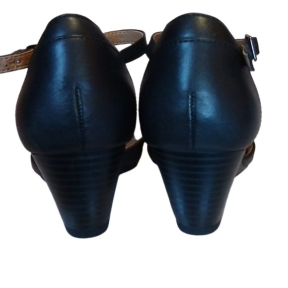 Clarks Heels - Picture 4 of 7